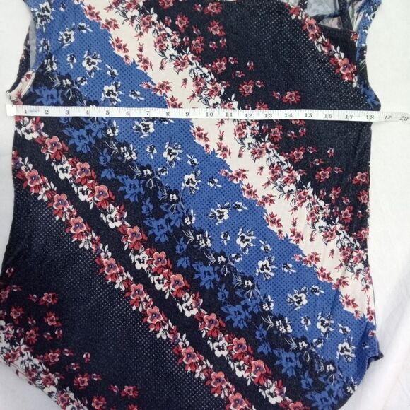 24/7 by‎ maurices women medium floral criss-cross blue Short Sleeve - Picture 12 of 14